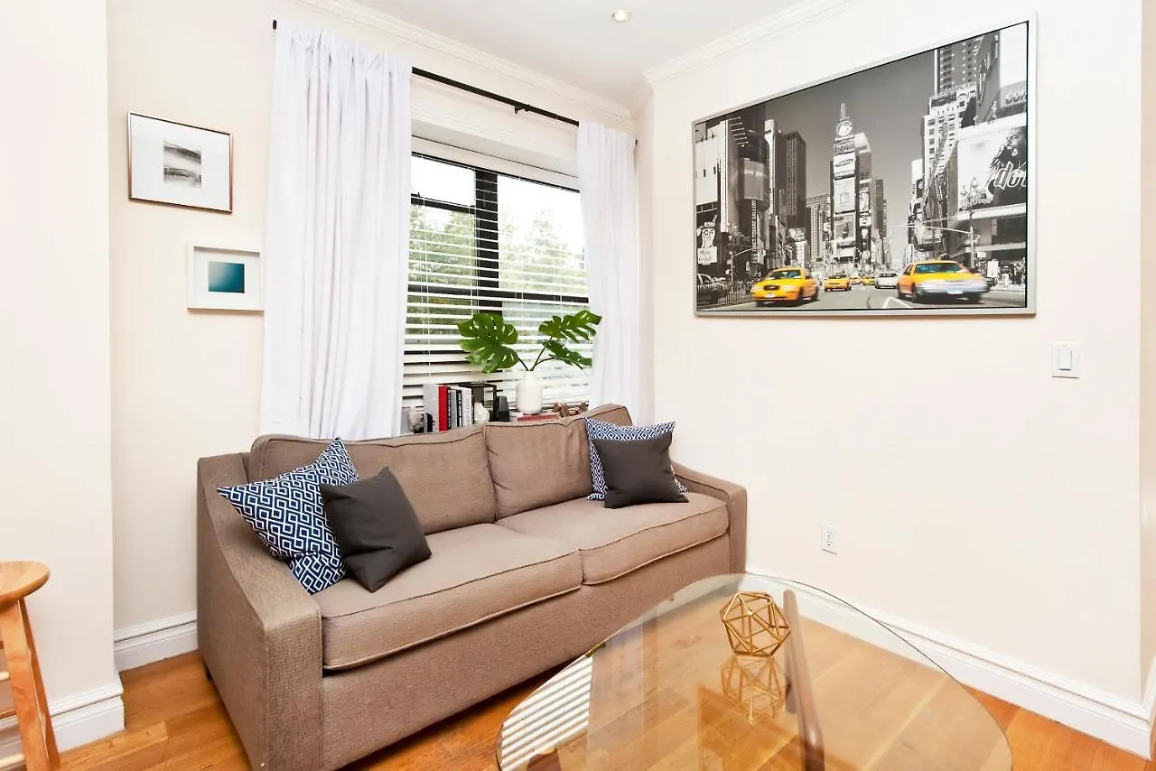 Three Bedroom West Village Townhouse New York Appartamento